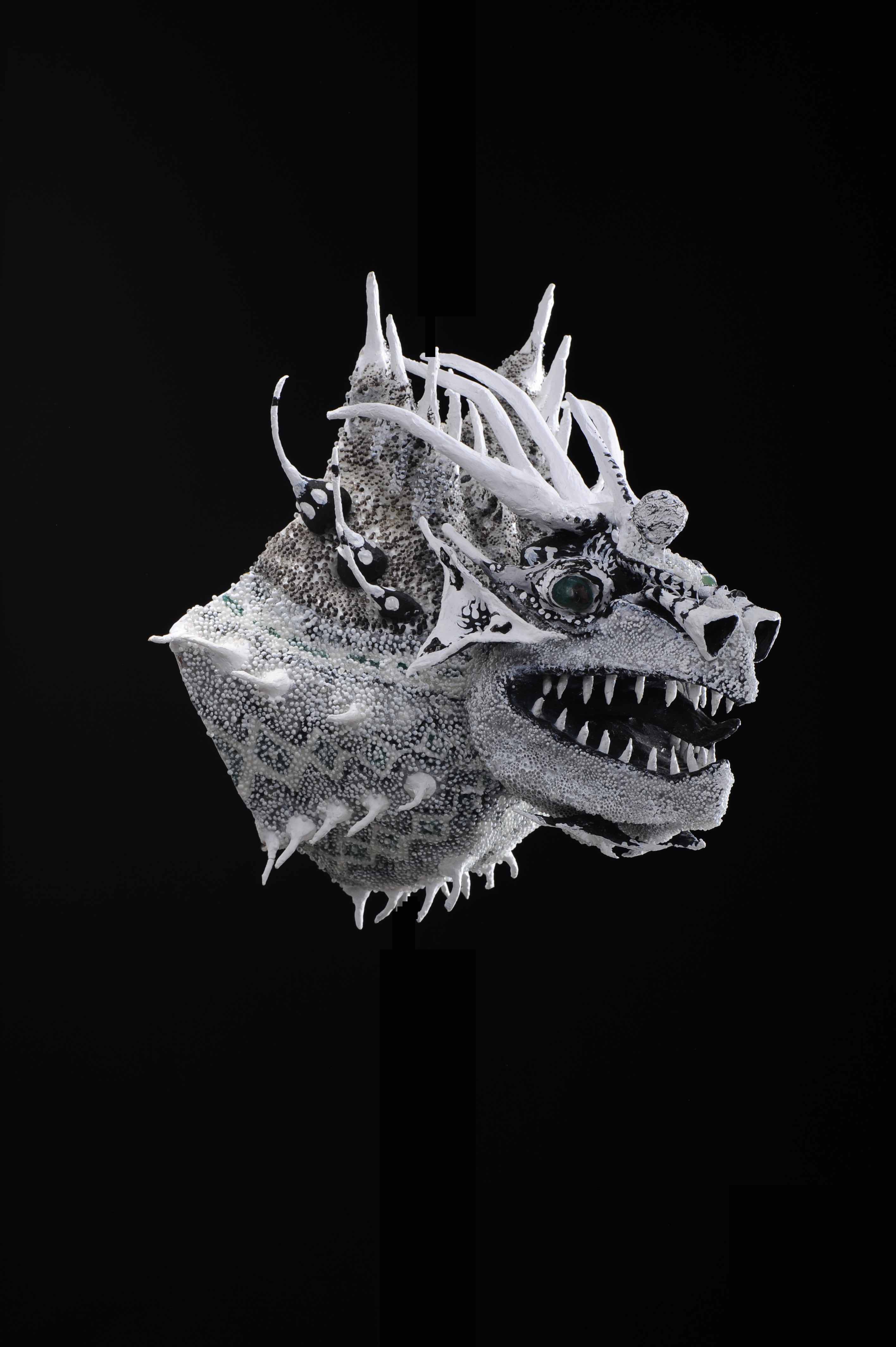 Дракон с прозрачной чешуей - маска Александра Катеруши (www.fisionomicus.com)